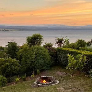 Acacia Bay Bach - Views, & Serenity - Taupo