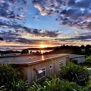 Debretts Lac Taupo